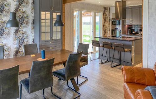 Växjö House | 5 Bedroom Amazing Home In Tingsryd
