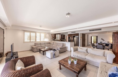 Kapparis Villa | 5 bedroom Beachfront Villa