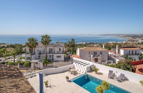 Urbanizacion Puerto de Estepona House | 5 bedroom accommodation in Urban.Puerto de Estep.