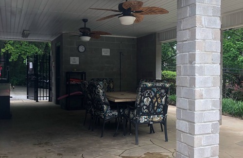 Johnson House | 5 bedroom home for a quiet vacation in beautiful Northwest Arkansas