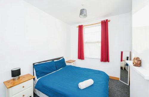 Kettering House | 5 Bedroom House For Corporate Stays in Kettering