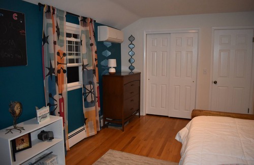 Clifton Park House | 5-bedroom house- Minutes from Saratoga. Pet Friendly & Spacious
