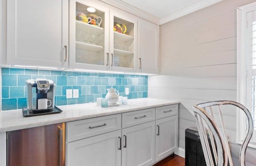 Alligator Point House | 5-bedroom house in charming Alligator Point with a Pool. Beachfront and Bayfront