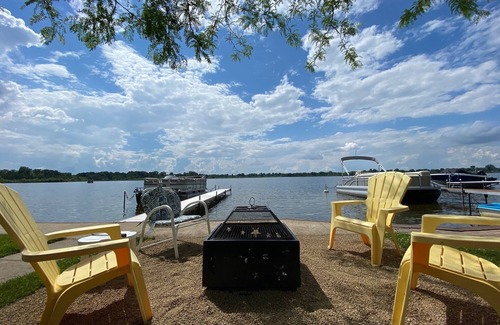 Jackson House | 5 bedroom Lakefront Home For Relaxing and Entertaining with pontoon.