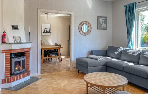 Hanger House | 5 Bedroom Lovely Home In Värnamo