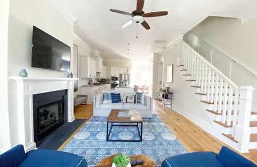 Historic District - North House | 5 Bedroom Magnolia Estate in Downtown with Parking