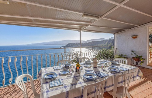 Santa Maria del Mare Torrazzo House | 5 bedroom stunning home in Stalettì