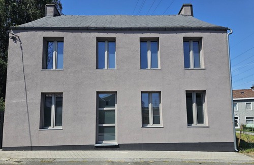 Courcelles Villa | 5 Bedroom Villa for 10 in Gouy-lez-Piéton