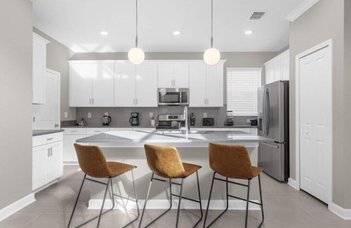 Downtown House | 5 Bedrooms/5 Bathrooms/Champions Gate (571 SB)