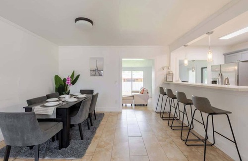 Coral Terrace House | 5 Bedrooms, Bonfire, Foosball, 18 min from MIA