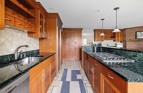 Clarendon House | 5-BR Vermont Retreat w/Hot Tub & Mountain Views
