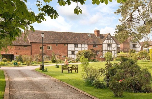 Boraston Cottage | 5* Gold Cottage near Ludlow - Oak Barn