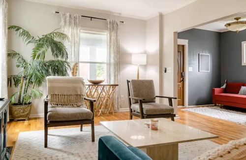 Southmoreland House | 5 KING Beds + Pingpong + Coffee &Tea + Walk to Westport