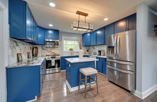 Midway House | 5 Mi to Lake Thom-A-Lex: Pet-Friendly Retreat
