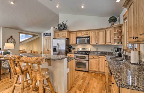 Blue River House | 5 Mi to Ski Resort: Breck Home w/Hot Tub!