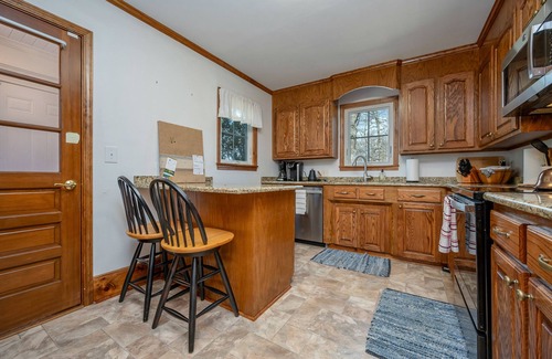 Columbus House | 5 Miles from TIEC!