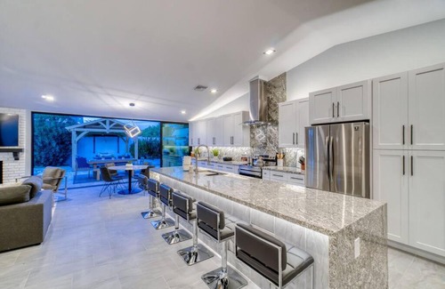 Casa Del Mar Villa | 5 min from Old Town Heated Pool Luxury and Coffee