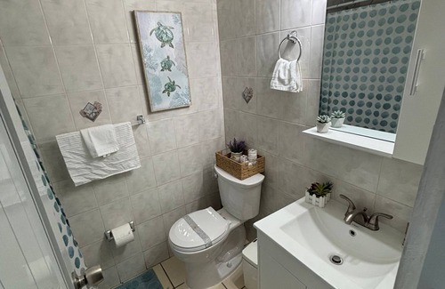 Levittown Apartment | 5 min from the beach, cozy apartment with terrace!