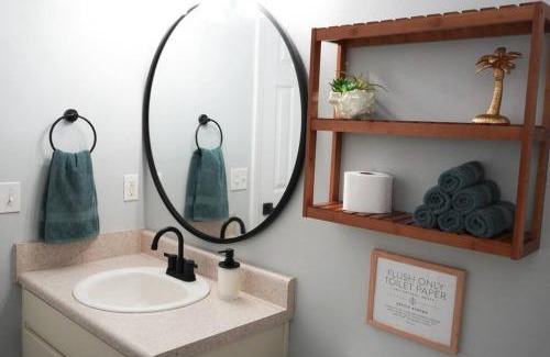 Navarre House | 5 Min To Navarre Beach Patio Cute Design Kitchen