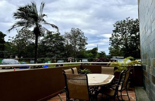 Barrio Santa Lucia Apartment | . 5 min Walking Beach Jaco Apartment