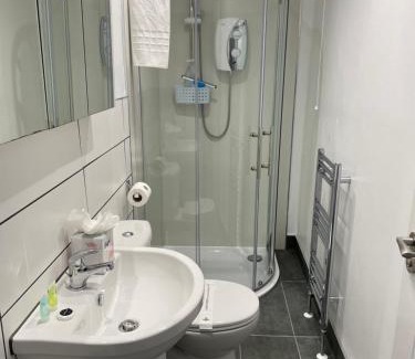 Alexandria Apartment | 5 minutes from Loch Lomond - Newly Renovated Ground Floor 1-Bed Flat