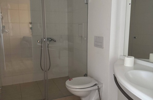 Sofia Bed & Breakfast | 5 minutes to the airport Sofia! Family-sized apartment with microwave & deck