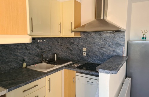 Tamaris Apartment | 5 person apartment, ground floor, terrace, walking distance to the sea, secure residence