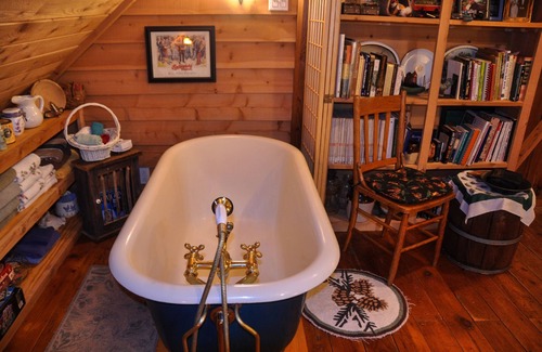 Bostic Cabin | 5 star Creekside Romantic Getaway for two & 58 acres &Fresh Warm Bread & Pond