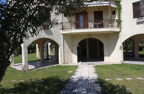 Haniotis House | 50 metres from the beach