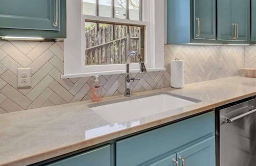 Fredericksburg Cottage | 500 Feet 2 Main St-Fred Charmer!