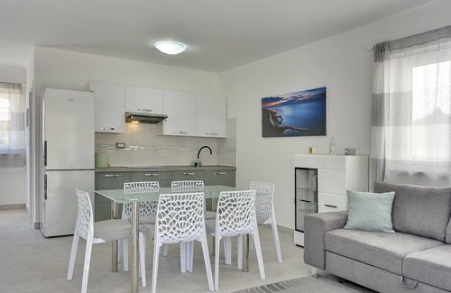 Liznjan House | 500 metres to the beach with private pool, sea view, air conditioning, wifi