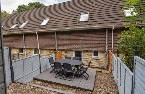 Charmouth House | 51 FERNHILL HEIGHTS, pet friendly, with a garden in Charmouth