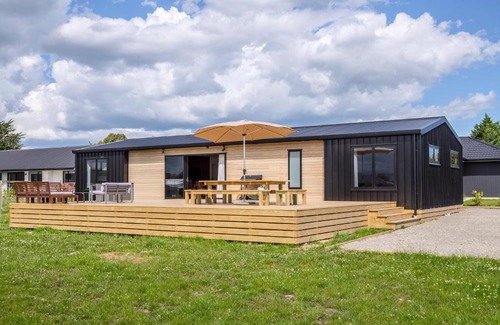 Martinborough House | 53 Burgundy