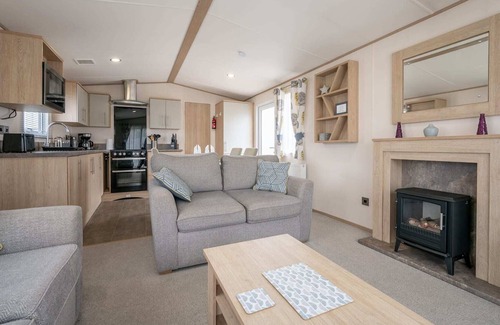 Pevensey Ski Chalet | 53 The Lawns Pevensey Bay Holiday Park Beach