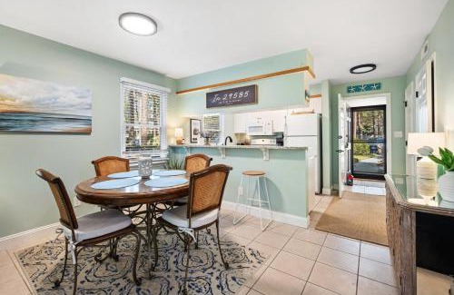 Pawleys Island Apartment | 55-2 Low Country Get-A-Way condo