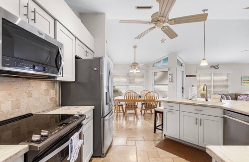 Mid Island House | 5550 Palmetto Paradise: 3BR w/ Gulf Views, Heated Pool