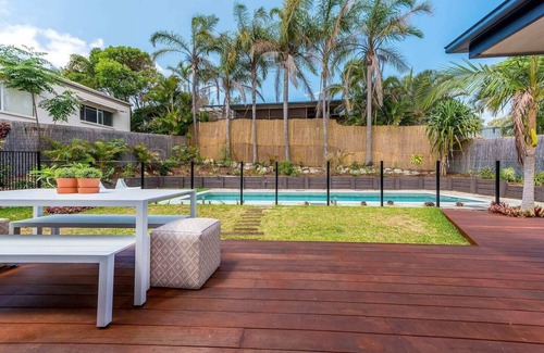 Castaways Beach Apartment | 56 Wavecrest Drive, Castaways Beach