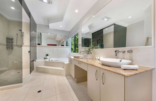 Ilkley House | 582 Ilkley Rd · Magnificent hinterland getaway!