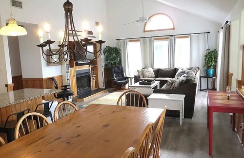 Ocean Sands House | 5bd/4bath short walk to beach with jacuzzi room/hot tub/private pool, ping pong