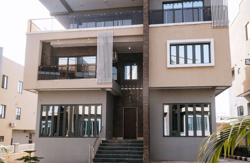 Orozo Apartment | 5blu Residence