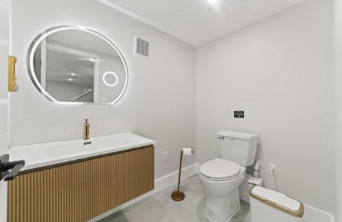 Miami Gardens House | 5BR Entertainer's Dream Pool, Courts & Game Room L38