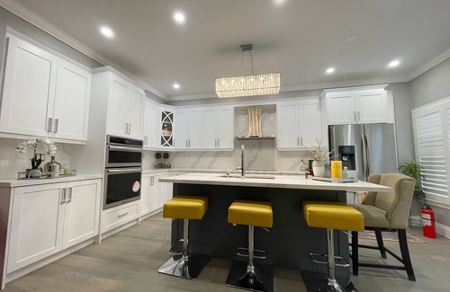 Churchill Meadows House | 5BR House in Mississauga, Modern