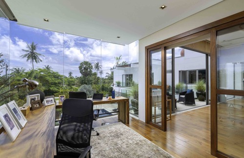 Ban Na Faek Villa | 5BR Villa White Skies, Sleep 10, Breakfast, Staff