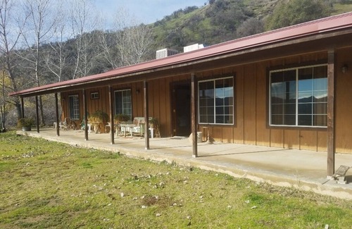 Squaw Valley House | 5EZ Ranch- Minutes to the Kings Canyon National Park