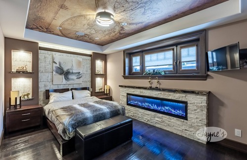 Oro-Medonte Cottage | 6 bdrm 6 bath Log oasis on Lake Simcoe! Sauna! Hot tub! Theatre! Boathouse!