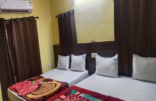 Visakhapatnam Apartment | 6 Beach facing Hotel Suites in Lovely R.K. Beach, Visakhapatnam, with AC, WiFi