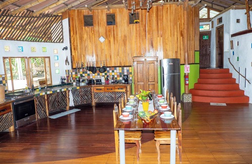 Baru Villa | 6 Bedroom Villa with Pool, 2 Min from Nauyaca waterfall, 10 Min from Beach
