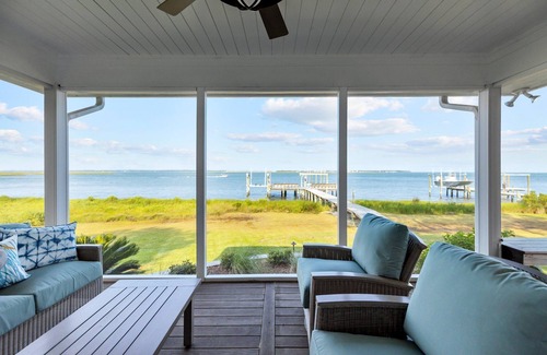 The Black Cat House | 6 Bedroom Beaufort Waterfront Paradise! On the water with dock and 2 boat lifts!