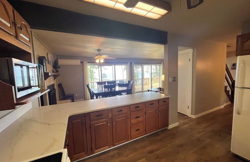 Manistee House | 6 bedroom Cottage in Manistee on Lake Michigan. Stairs to private beach