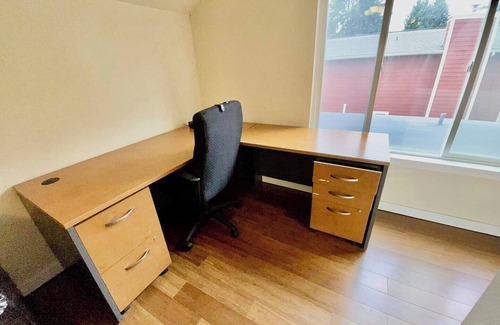 North College Park House | 6-bedroom family friendly large yard Seattle